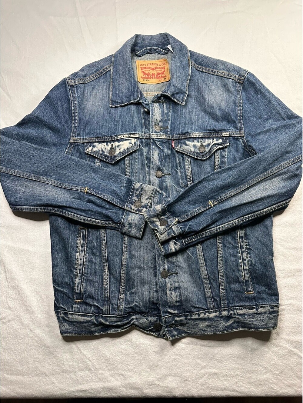 Levi’s Denim Distressed, Women’s Trucker Jacket Size Medium